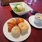 レストラン レジーナ - パンは4種類から選べます　2018.11