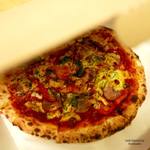 Cafe Harmony - 「道産豚のソーセージと地元産野菜のpizza」﻿窯焼きピッツァも人気。﻿ 生地ももちろん自家製です。﻿ テイクアウトも可能です！