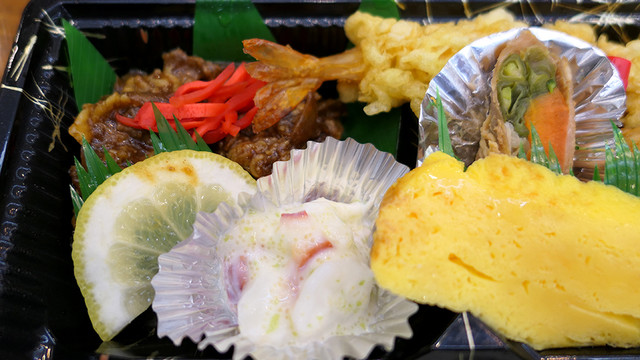 よしなりスリースポット - 八戸（弁当）の写真