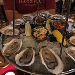 db bistro & oyster bar - 二段目オイスターとシーフードおかず３品チーム。