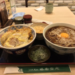 味奈登庵 - かつ丼セット（温かいそば）＋揚げ玉＋玉子♡