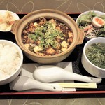 味亭 - 土鍋麻婆豆腐定食(中辛)