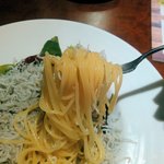 しらす専門店 SEALAS - パスタは細麺です