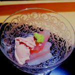 にい留 - カワハギ昆布〆、裏漉した肝ソースは、生クリームのようにクリーミー