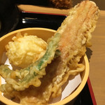 釜たけ流うどん　駅前食堂 - 