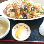Ajiraku - ペアペア(焼きそばとご飯)