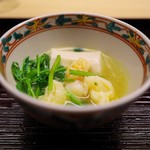 道人 - いい出汁が出て、ゴマ豆腐もアツアツで。