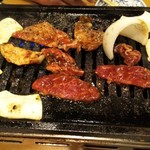 焼肉いっしゃん - 焼き焼き