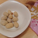 Komeda Ko Hi Ten - オマケは豆菓子です。