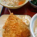 桑名大福食堂 - アジフライと豚汁。足りない油分トッピング(´`)