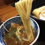 つけ麺 舞 - つけ汁の配分は注意が必要です