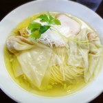 らあめん サンド - 比内地鶏とシャモロックの塩ラーメン　ワンタン