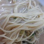 お食事処いよ家 - ラーメンの麺