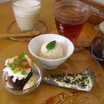 木更津のカフェ marone - ３種のデザート