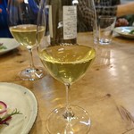 Table TOMATO - 白桃の香りととろみを感じるシャープな白ワイン