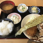Kanzaki Daikoku Chaya - 銀の馬車道定食