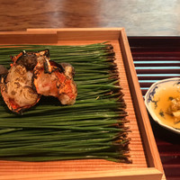 松川 - 活伊勢海老の殻焼き　海老味噌を解いた三杯酢で