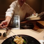 てんぷら　成生 - 揚げたてかき揚げを乗っけます！