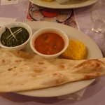 ヒマラヤ - ホウレン草とチキンカレーのランチ