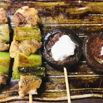 Kushiyaki Yashima - ネギ鳥150円 椎茸肉詰め 200円