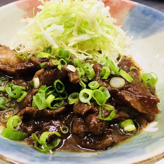 Uses handmade miso from Isegura ◆ Beef sinew stew in miso "Doteni" is recommended