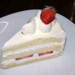 パティスリー アトリエ タケ - ◆苺のショートケーキ＠３５７円