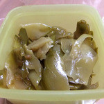 老広東 - 卓上のザーサイ（自由に食べることができます）（２０１１年９月）