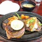 キャロット - ベーコン巻きとおろしハンバーグ