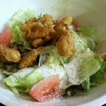 かめにい - ◆鶏皮パリパリサラダ＠７００円