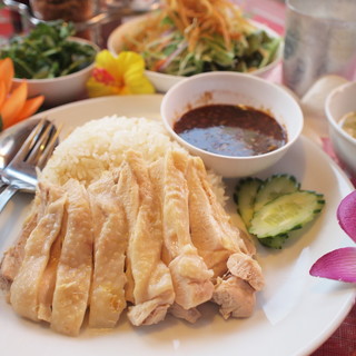 "Enjoy a Rich Variety of Asian Cuisine Centered Around Thai Dishes! Spiciness Customization Available"