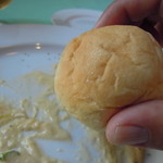 手作りレストラン 菩提樹 - 【イベリコ豚のカルボナーラ】テーブルパンは... やはり...