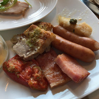 RISTORANTE OZIO - ・豚バラ肉の香草パン粉焼きマスタード
                ・鱈のフリット トマトとケッパーのソース
                ・トマトの香草パン粉焼き
                ・ソーセージ
                ・ベーコン
