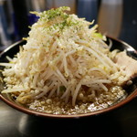Golden Five Noodle - 二郎系の外見です。
