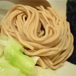 つけ麺 五ノ神製作所 - 盛付けも綺麗な、麺小盛り、180g ちょうどいい、いや充分多いw