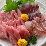 市川屋 - 買ってきてお皿に並べれば、素敵なお昼ご飯の完成です！