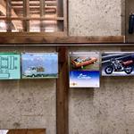 麺謹製3L's - 店内の様子（壁その1）