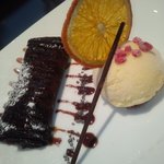 ショコラティエ マサール - 秋冬限定　クレープショコラ　オランジェのアップ　【　２０１１年９月　】　59