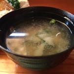 とんかつ ひろまつ - 味噌汁。落ち着く優しい味でした。