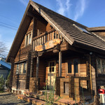 とんかつ ひろまつ - 外観。秋晴れに映えてて素敵。