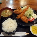 Meguro Kicchin - ミックスフライ定食980円