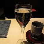 銀座うち山 - スパークリングワイン　エメリ　グラン・キュヴェ　グラス　1000円+Tax