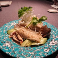 華都飯店 OsakaMetro本町ビル店 - 蒸し鶏のソースがけ