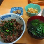 ほたる 2号館 - なめこそぼろ丼　680円