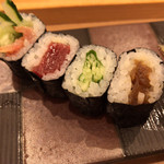 すし おかしら - 巻物（トロきゅうり、赤身漬、キュウリ、かんぴょう）