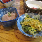 居酒屋 みやぎ - お通しには鯛の刺身が