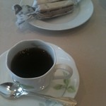 ブラッスリ 風間 - コーヒー、さらにチーズケーキが