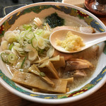 特麺コツ一丁ラーメン - ラーメン 麺半分 700円 ニンニクありで