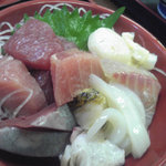 さかな食人 - 定食についてくるお刺身