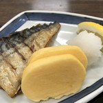 割烹 松活 - サバの塩焼
            玉子焼き付き