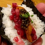 肉小僧 匠 はなれ - ザブトン&ランプ手巻き寿司～N25キャビア添え～